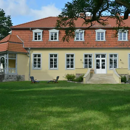 בית נופש Historic Manor House At Krewitz