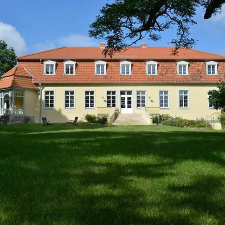 Historic Manor House At Krewitz *